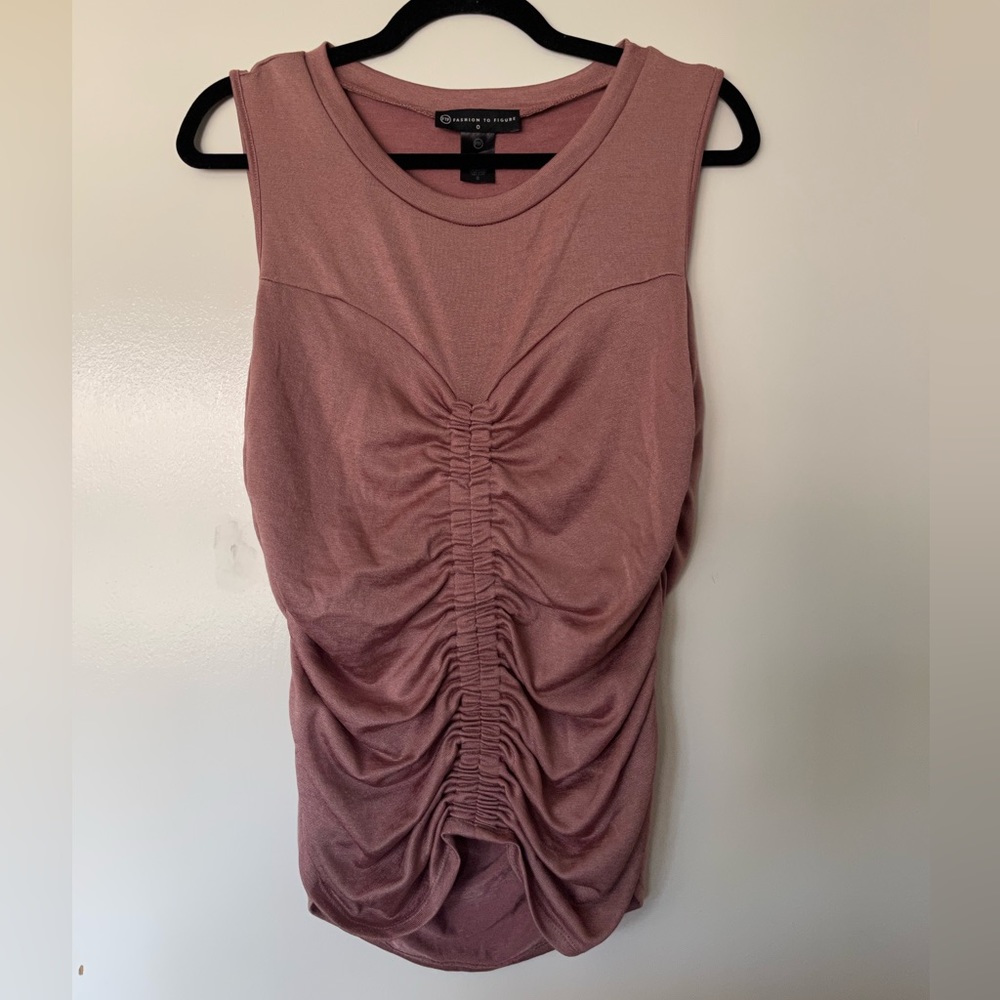 Women’s Fashion to Figure Top
